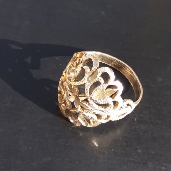 14 k stamped - Gold or Sterling silver ring  ? - Picture 1 of 11